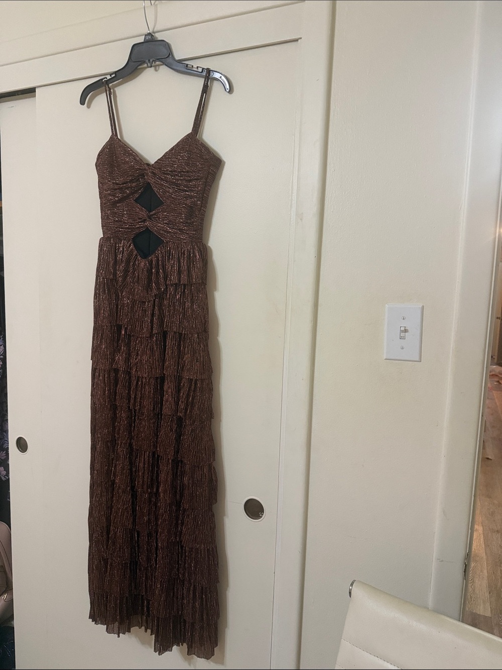 Gianni Bini Grace Metallic Plisse
Sweetheart Cut-Out Tiered Dress size 2 NWT